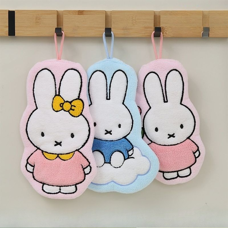 Toalla de Mano con Diseño de C - Home Bathroom Model reseña y precio